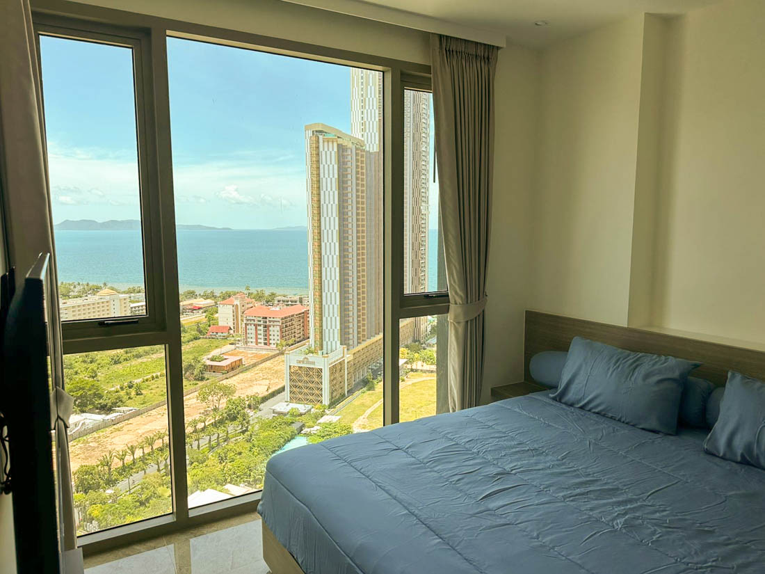 1 Bedrooms @ The Riviera Ocean Drive